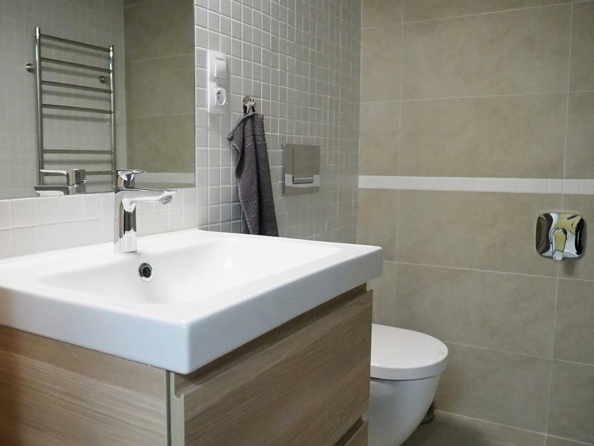 Ap10 - Apartments 4U Brezinova "Overnight Simply" Hradec Králové Exterior foto